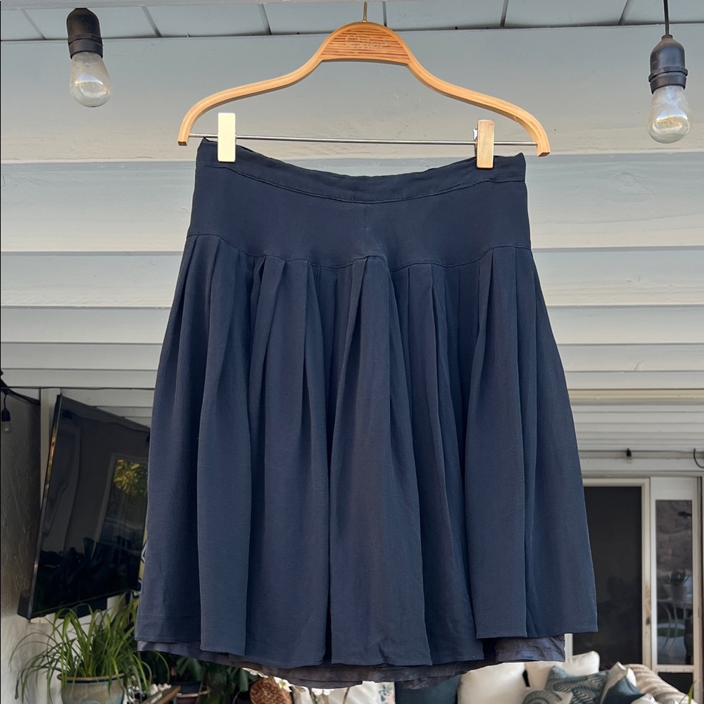 Adrienne Vittadini elegant black silk pleated mini skirt size small